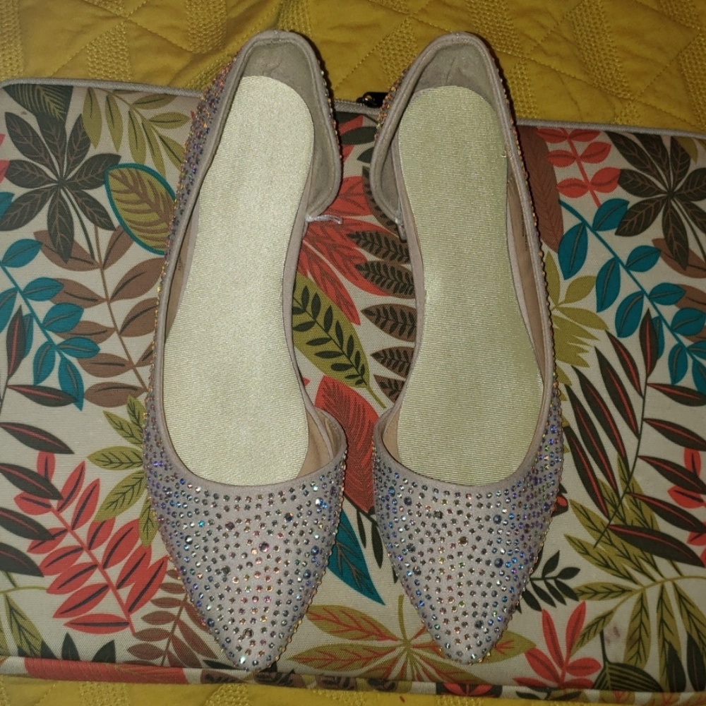 Pretty tan pointed toe flats